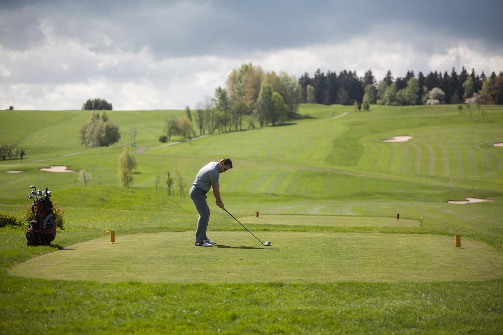 Grund Resort Golf And Ski Mladé Buky Esterno foto