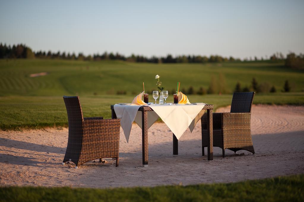 Grund Resort Golf And Ski Mladé Buky Esterno foto